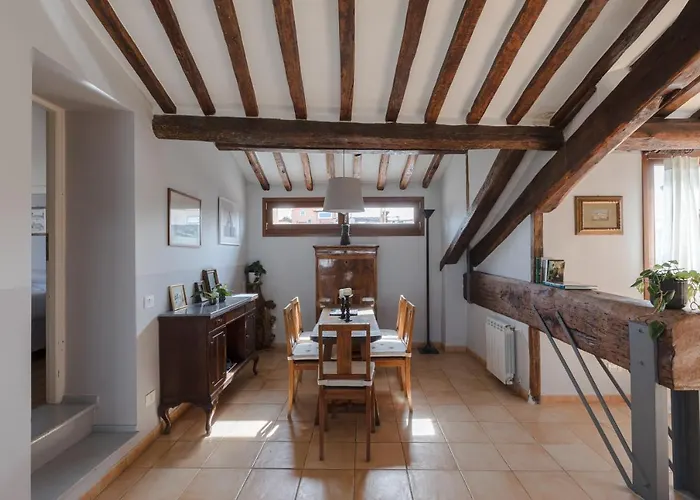 Amazing With Terrace Or Rooftop In Trastevere Rom
